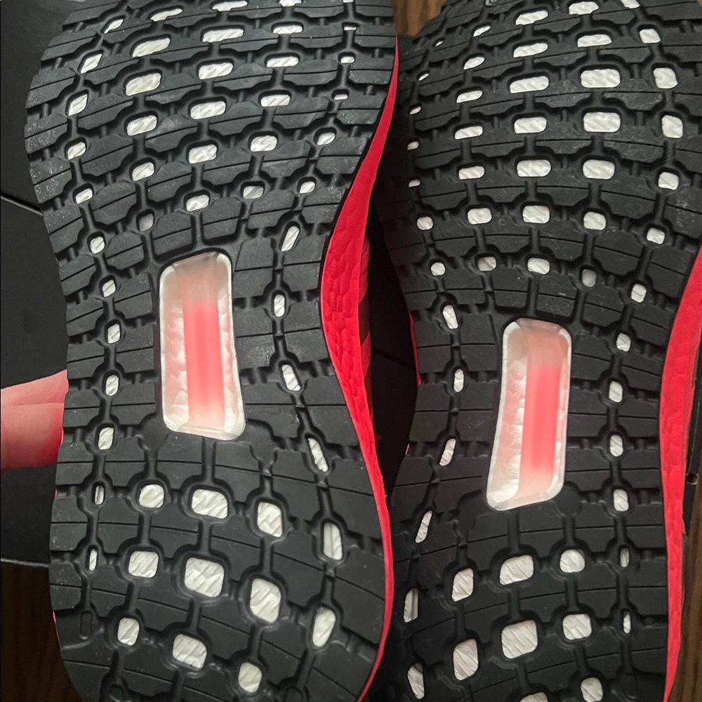 Adidas Ultraboost 20 W in Signal Pink - Picture 11 of 15